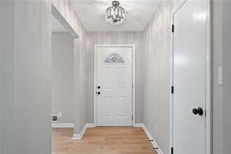 1024 Allgood Ct in Stone Mountain, GA - Building Photo - Building Photo