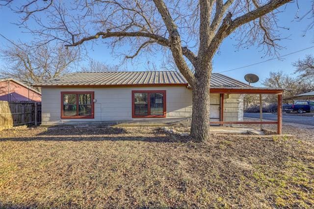 property at 1006 E Dodge St