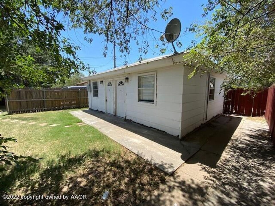 1954 S Woodland St in Amarillo, TX - Building Photo