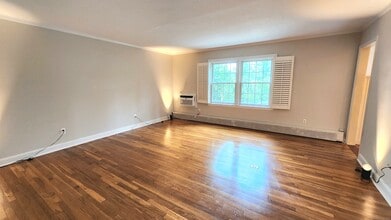 192 Park St in New Canaan, CT - Building Photo - Building Photo