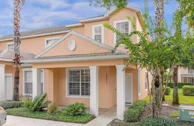 property at 1711 Retreat Cir