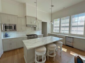 8602 Emnora Ln in Houston, TX - Building Photo - Building Photo