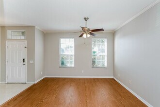 1231 Loretto Cir in Odessa, FL - Foto de edificio - Building Photo