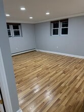 2245 Jones Rd in Fort Lee, NJ - Foto de edificio - Building Photo