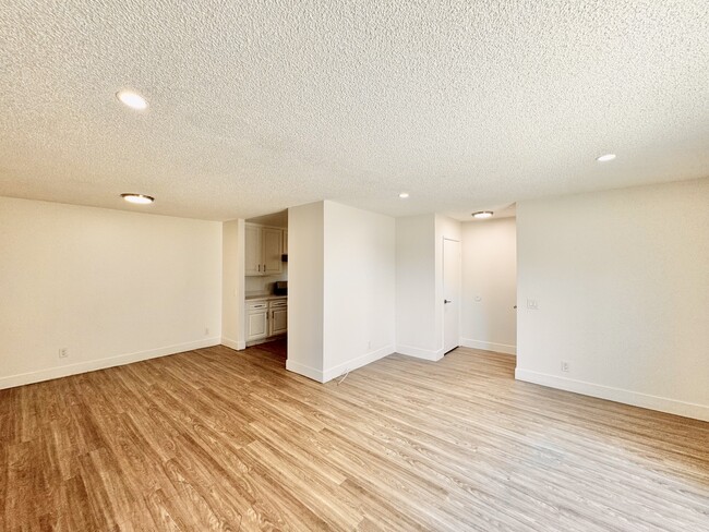 property at 812 E 28th St