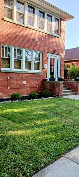 810 Farragut Pl, Unit 1 in Joliet, IL - Building Photo