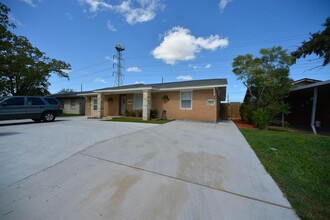 3309 Sunbeam St in Houston, TX - Building Photo - Building Photo