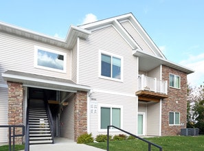 Silver Oak Condos in West Des Moines, IA - Foto de edificio - Building Photo