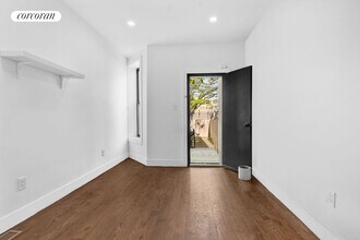297 Hinsdale St in Brooklyn, NY - Building Photo - Building Photo