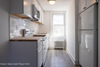 720 Warren St in Hudson, NY - Building Photo - Building Photo