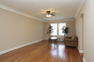 Wingate Apartments in Lakewood, OH - Building Photo - Interior Photo