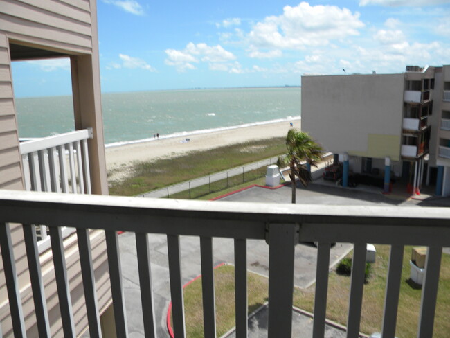 property at 3938 Surfside Blvd