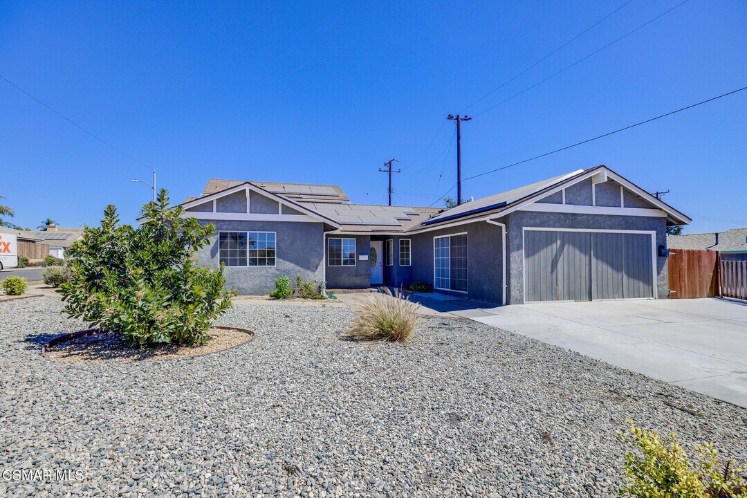 1236 Elsinor Ave in Ventura, CA - Building Photo