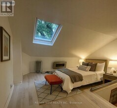 1813 Gerrard St E in Toronto, ON - Building Photo - Building Photo