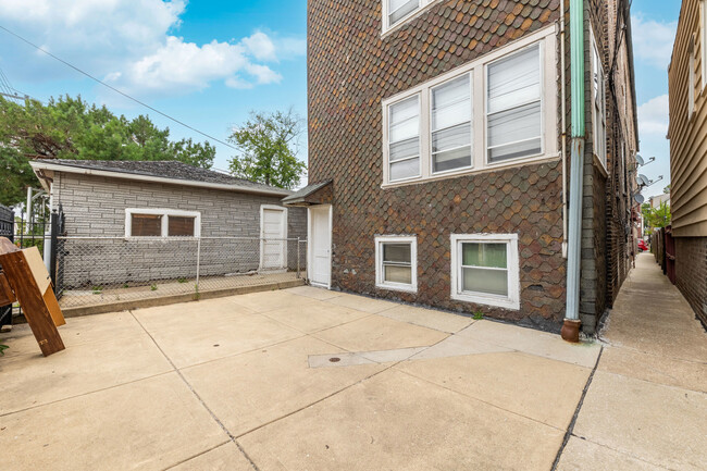 2706 S Kolin Ave in Chicago, IL - Building Photo - Building Photo