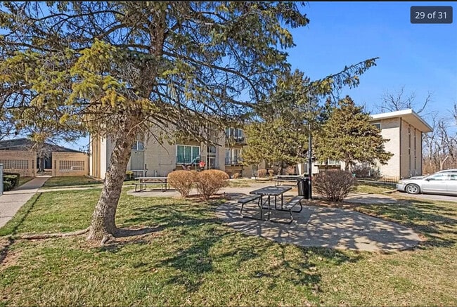 property at 2807 Pembroke Ln