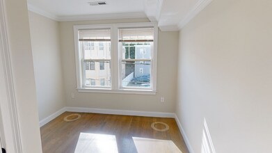 35 Merriam St in Somerville, MA - Building Photo - Building Photo