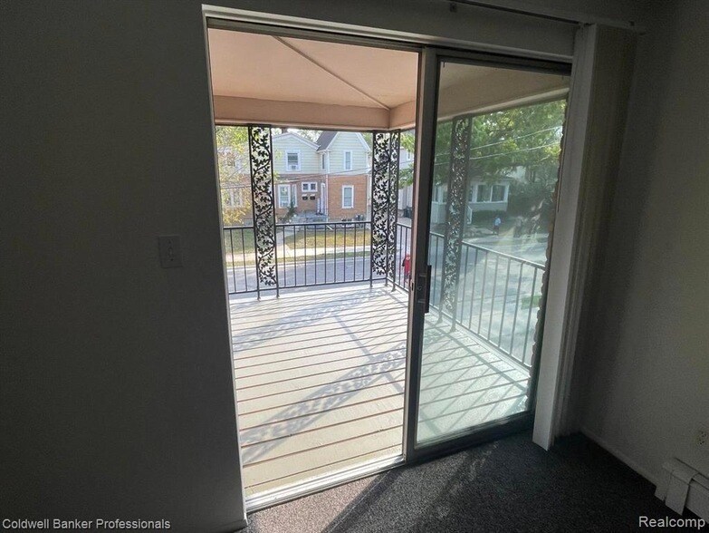 620 E Lincoln Ave, Unit 9 in Royal Oak, MI - Building Photo