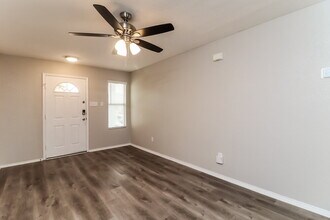 1713 Wickham Dr in Burleson, TX - Building Photo - Building Photo