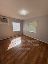 213 Aviation Ave in Schertz, TX - Building Photo - Building Photo