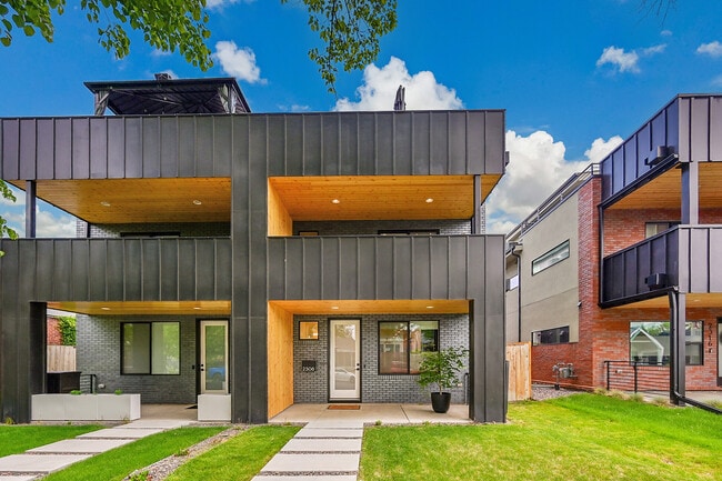 property at 2308 S Acoma St