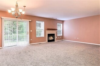 2427 Stoughton Cir in Aurora, IL - Building Photo - Building Photo