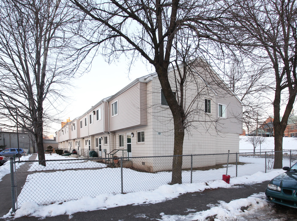 South End Apartments in Waterbury, CT - Building Photo