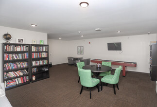 Wynbrooke Senior Apartments in Indianapolis, IN - Building Photo - Interior Photo