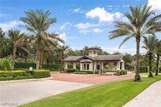 10153 Belcrest Blvd in Ft. Myers, FL - Building Photo - Building Photo