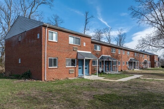 Hillcrest Apartments in Bordentown, NJ - Foto de edificio - Primary Photo