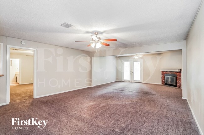 8002 Larkspur Dr in Texas City, TX - Building Photo - Building Photo