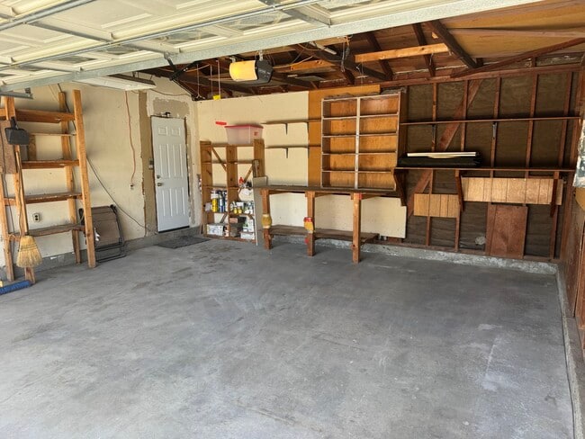 604 E Creston St in Santa Maria, CA - Building Photo - Building Photo