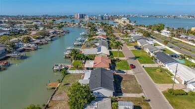 7930 Causeway Blvd S in St. Petersburg, FL - Building Photo - Building Photo