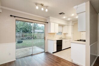 10419 Firethorn Ln in Austin, TX - Building Photo - Building Photo