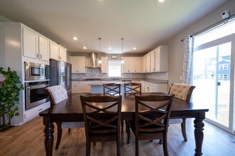 8634 Platinum Cove in Woodbury, MN - Building Photo - Building Photo