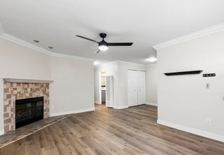 4779 Seminole Dr, Unit 109 in San Diego, CA - Building Photo - Building Photo
