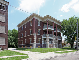 1601 E Linwood Blvd Apartments