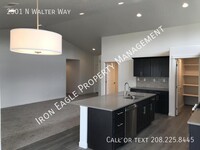 2501 N Walter Wy in Star, ID - Foto de edificio - Building Photo