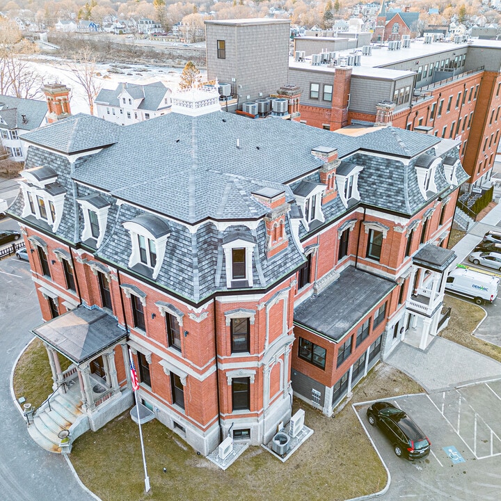 The Suites in the Ayer Mansion in Lowell, MA - Foto de edificio