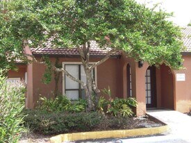 612 Montego Bay Ct in Winter Park, FL - Building Photo