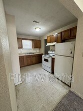 2043 N Minnesota St in Wichita, KS - Foto de edificio - Building Photo