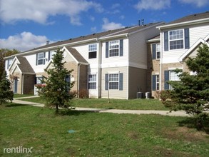 Oaks of Sable Point in Adrian, MI - Building Photo - Building Photo