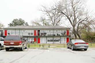 Golfcrest Apartments in Houston, TX - Building Photo - Building Photo