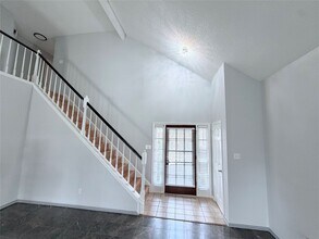 7015 Puerta Vista Ln in Houston, TX - Building Photo - Building Photo