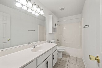 911 SW Cheyenne Dr in Bentonville, AR - Building Photo - Building Photo