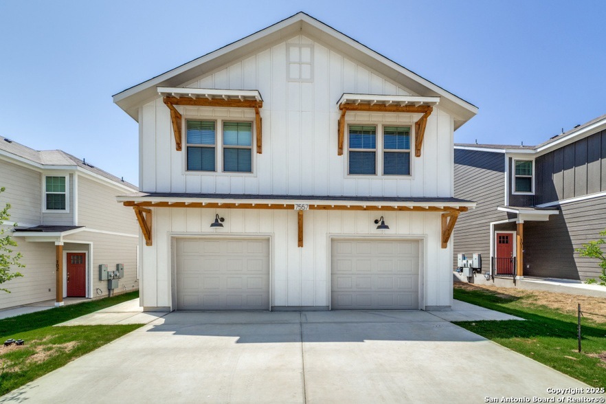 7557 Briarwood Pass, Unit 042-407 in San Antonio, TX - Foto de edificio