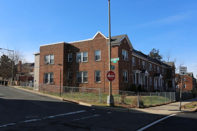 1909-1911 M St NE in Washington, DC - Building Photo - Building Photo