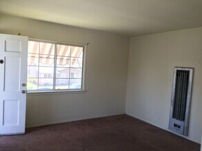 8931 Annetta Ave in South Gate, CA - Building Photo - Building Photo