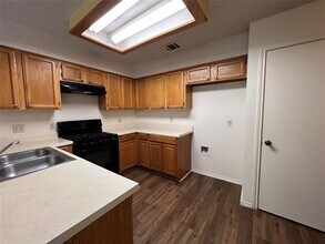 12919 Humphrey Dr in Austin, TX - Building Photo - Building Photo