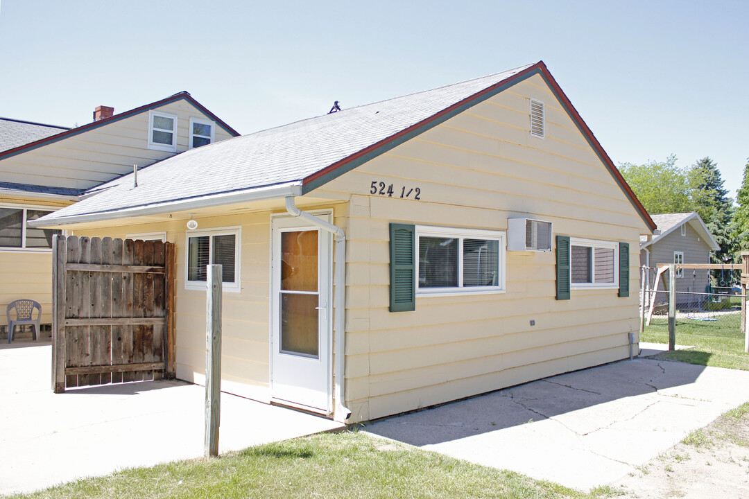 524 Hansina Ave in Volga, SD - Building Photo